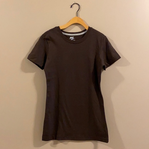 (3 for $25)
NWT Nike Brown T-Shirt Slim Fit Small - Picture 1 of 2